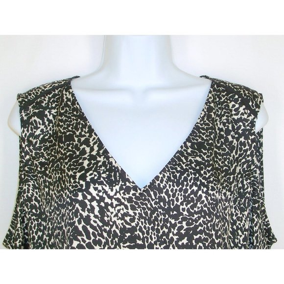 Lane Bryant Sleeveless Top  16 Tunic Silky Leopard Black White Spotted Hi Lo - Picture 2 of 7